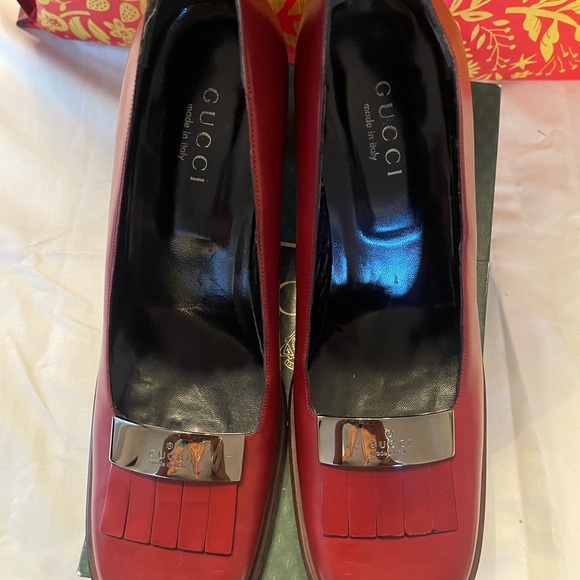 Gucci Women's Burgundy Leather Loafers with Silver Accent - Picture 10 of 12